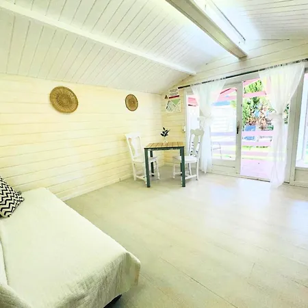 Annie Hall Holiday home Oliva